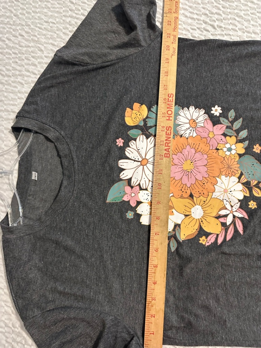 Women’s T-Shirt With Flower Decal, Size - large - Picture 5 of 8